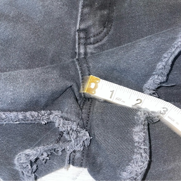 Revolution by Revolt Jean Shorts women’s size 9 black cut offs denim juniors - Picture 9 of 9